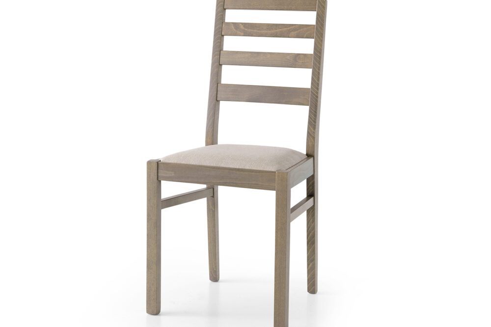 – Sedia con struttura faggio e seduta in paglia