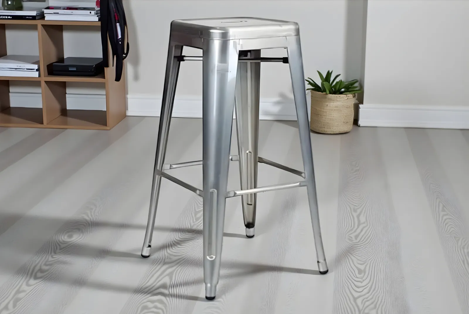 Art. 934 - Sgabello Colore Acciaio