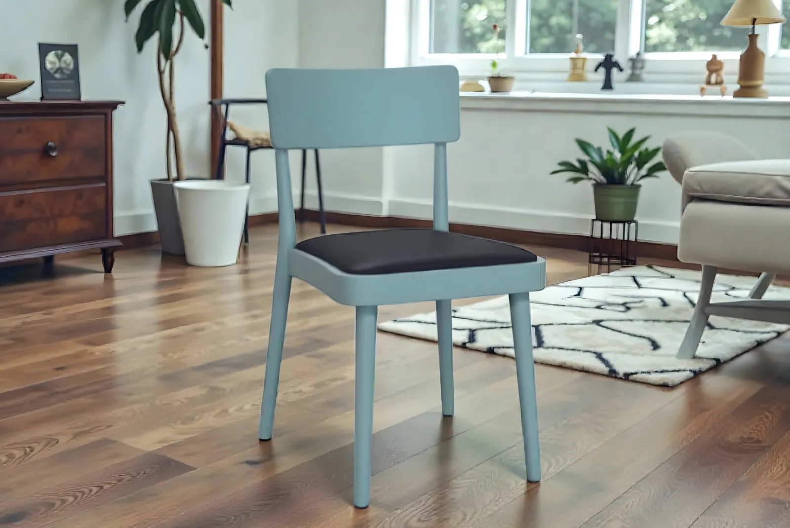 Art. 1749 - Sedia in legno colore verde mare e seduta in ecopelle nera
