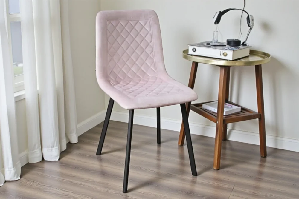 Art. 1950 - Sedia in velluto rosa