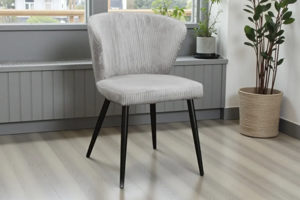 Art. 2033 - Sedia imbottita in velluto grigio