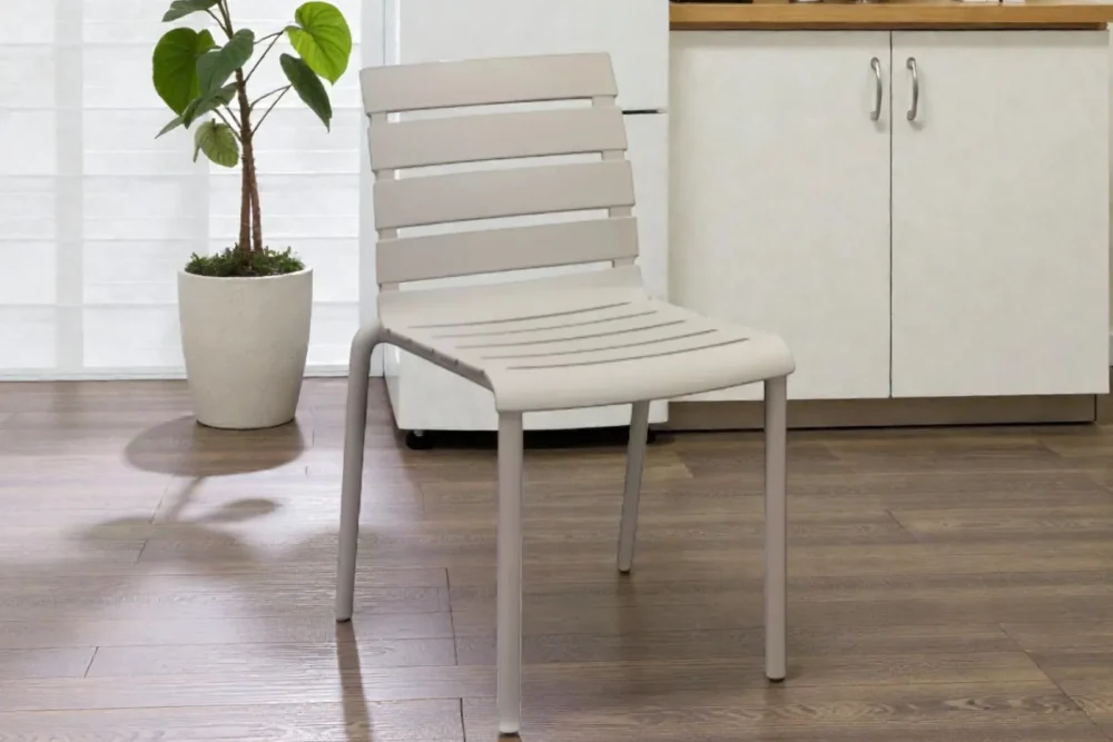 Art. 2041 - Sedia in polipropilene sabbia