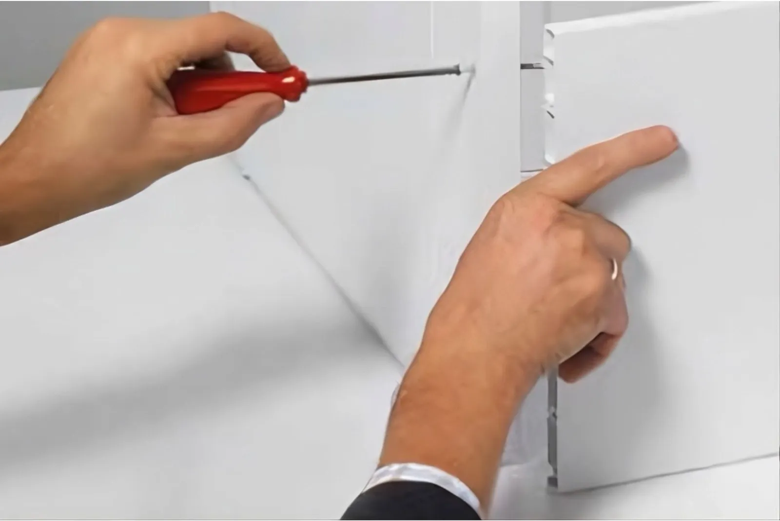 Coprilavatrice Nova a serranda verticale montaggio